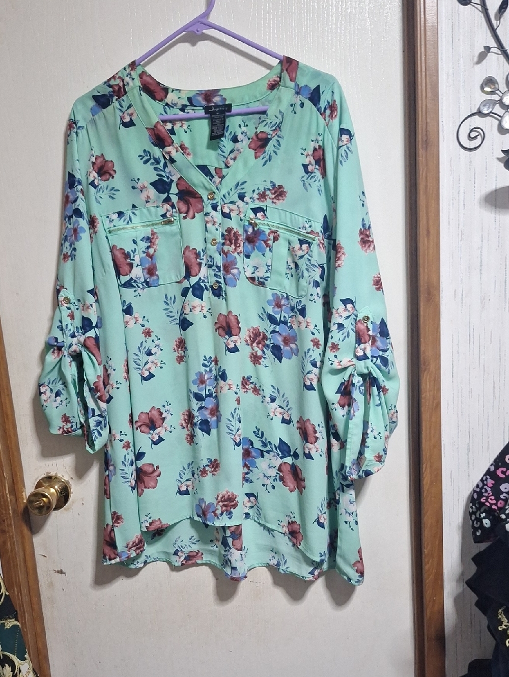 Justify Mint Floral Roll-Tab Blouse